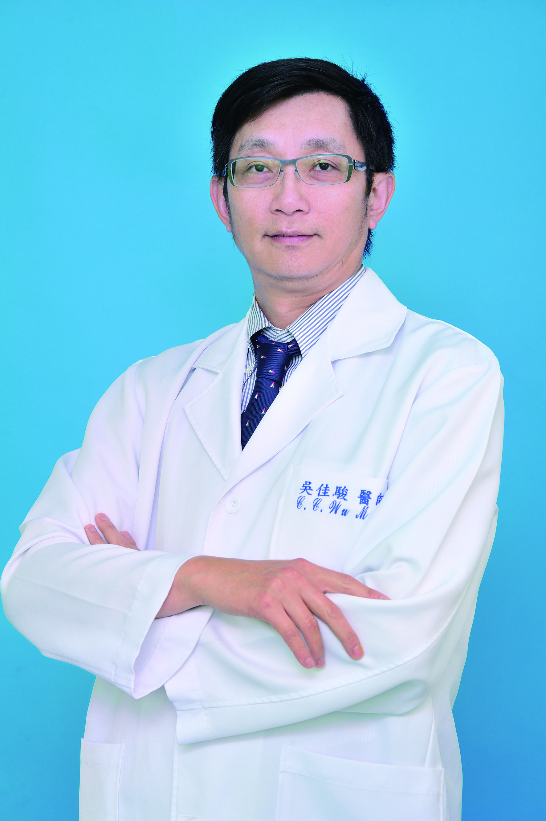 吳佳駿抱胸照原始檔